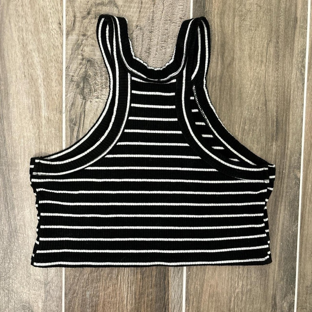 Windsor black and white striped cropped tank top - Picture 2 of 4